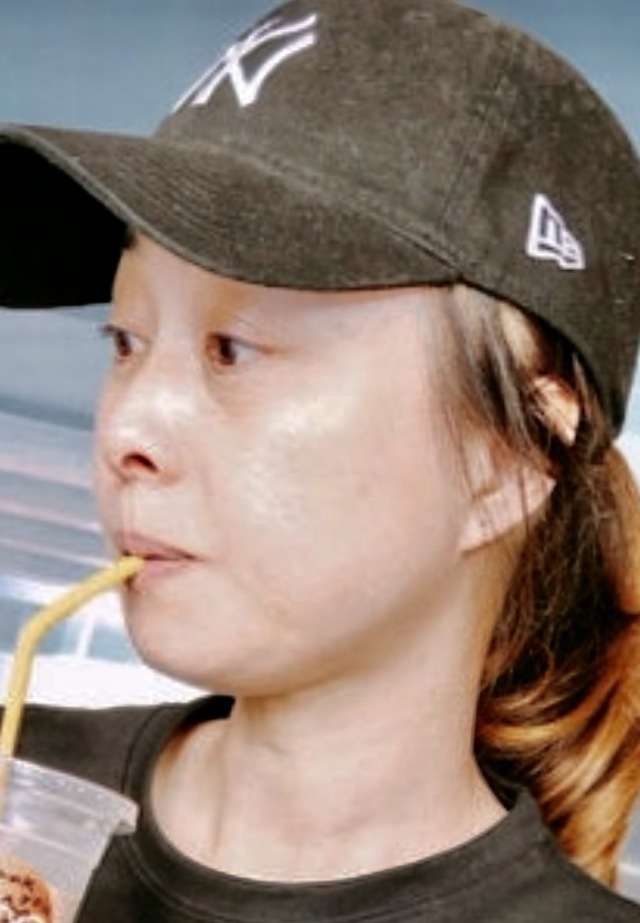 渡辺美奈代、黒パーカー姿に非難轟々「加工怖い」「工藤静香を意識？」