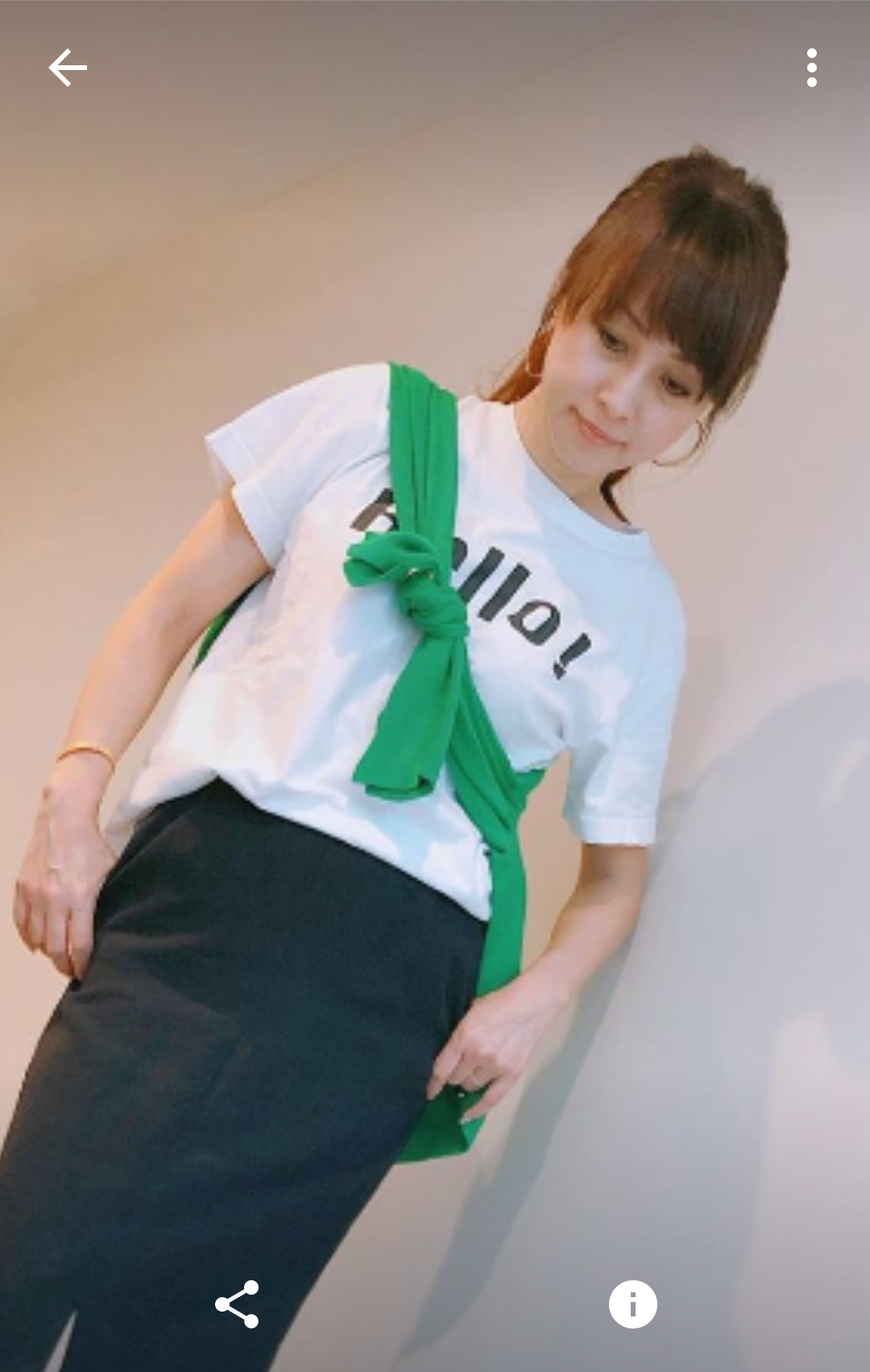 渡辺美奈代、黒パーカー姿に非難轟々「加工怖い」「工藤静香を意識？」