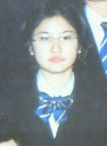 佐野ひなこ、ハワイのプールで水着ショット連発「どれがすき?」