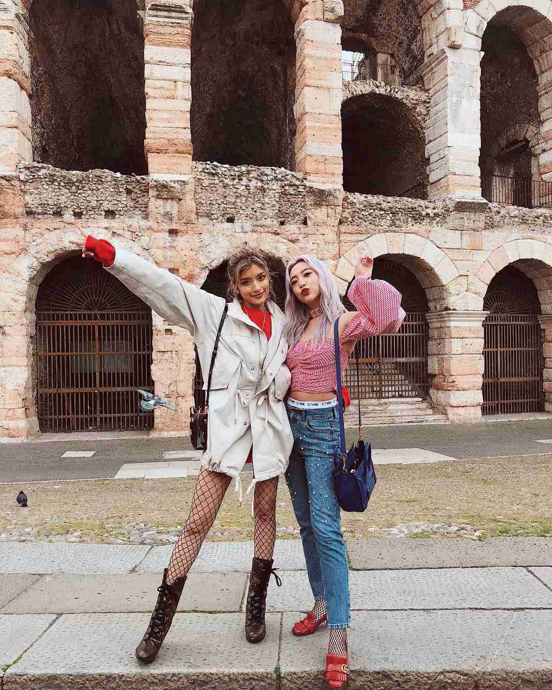 <ローラ>ルイヴィトンコーデ&超絶スタイルに絶賛「スタイル抜群!」「雑誌の表紙みたい」