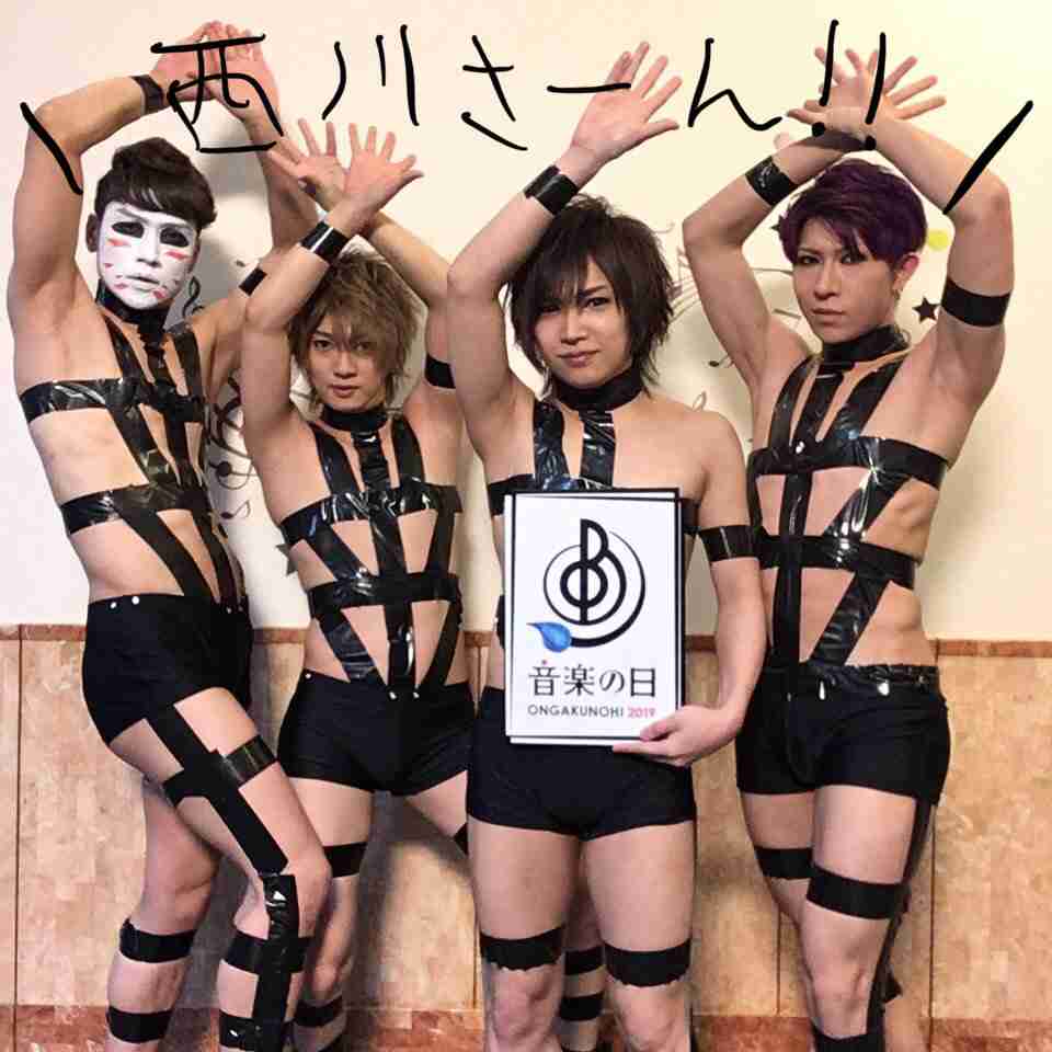 ボイメン Hot Limit 衣装をガムテープで再現 西川貴教のフェスで ガールズちゃんねる Girls Channel