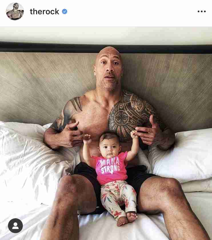 ロック様ことドウェイン ジョンソン 3歳娘とおままごと ミニお茶会に参加する屈強な 猛牛 パパに いいね 続々 ガールズちゃんねる Girls Channel