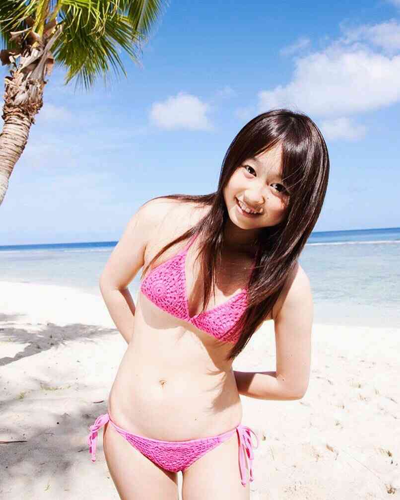 元AKB48選抜メンバー、整形10回以上＆費用120万円