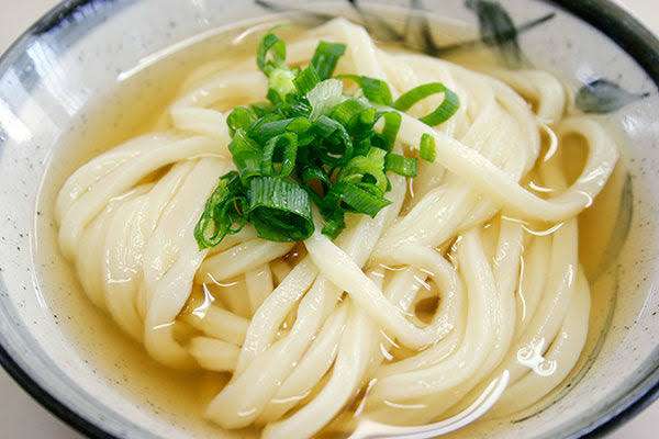 麺通団団長「気分が悪い」、「丸亀製麺」めぐり“香川うどん論争”が勃発