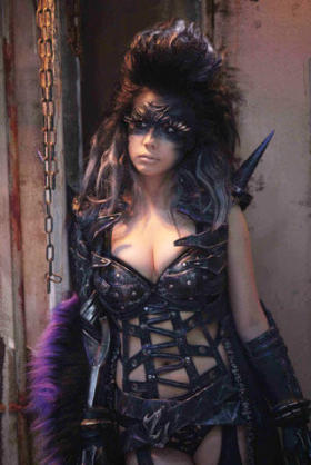 仲里依紗、引き締まった美腹筋に反響「理想体型」「完璧ボディ」