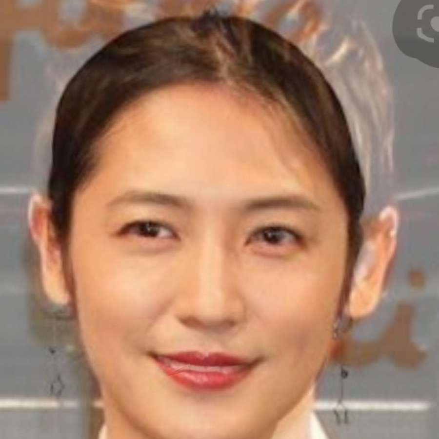 自分に似てる芸能人の最上位と最下位を合成するトピ
