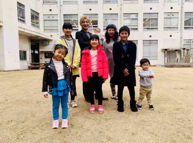 つるの剛士、子どもの友人が家電に…対応に仰天 「名乗らず、挨拶せず、要件言わず…」「これが携帯電話世代なのか」