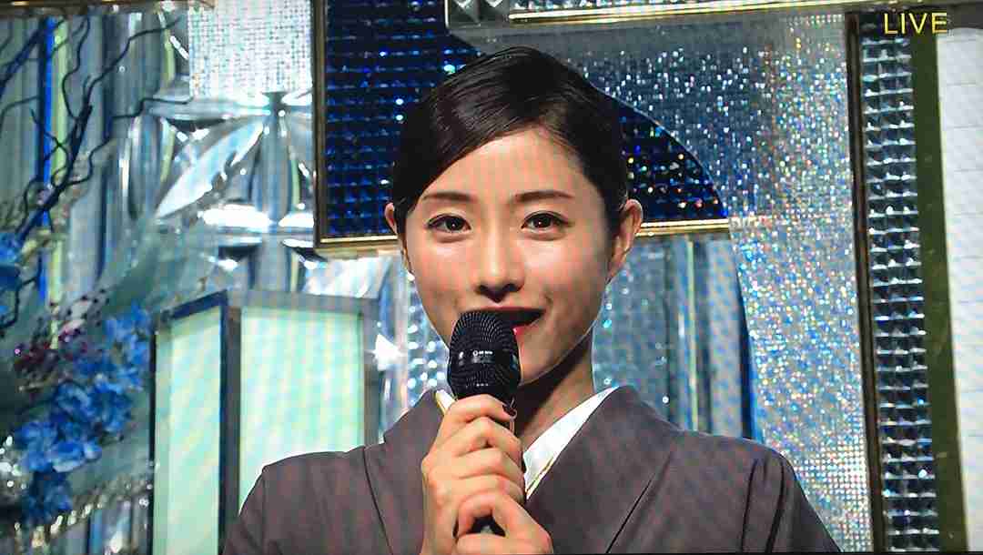 石原さとみ「整形失敗」鼻の下に違和感……新垣結衣や戸田恵梨香と同じ手術か