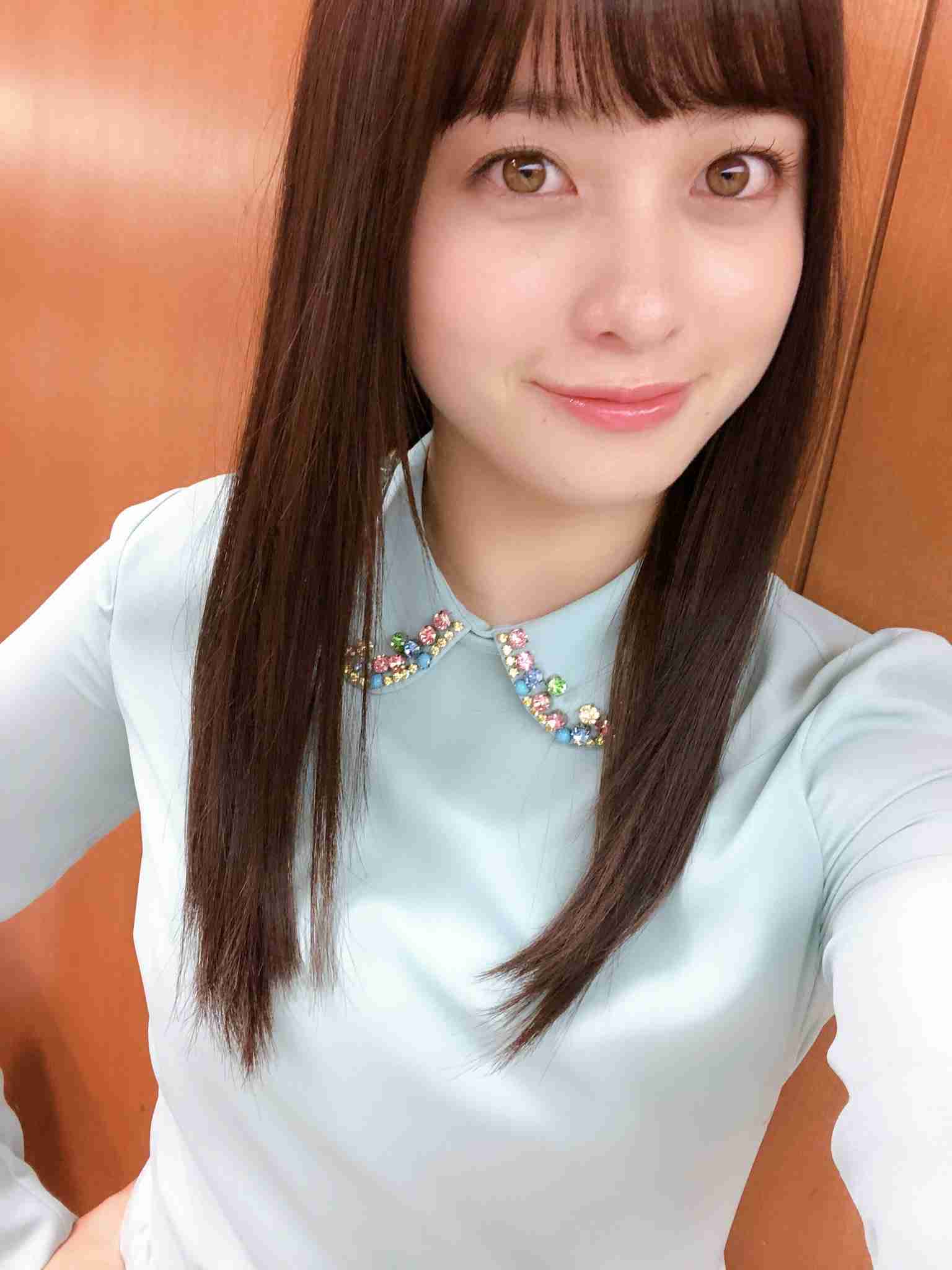 橋本環奈　主演映画舞台挨拶から焼肉店直行姿をキャッチ
