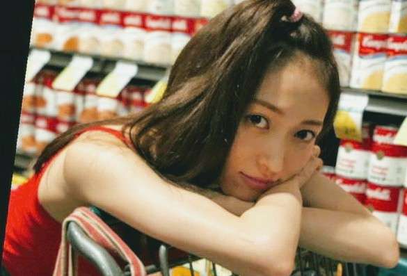 山口真帆、写真集ランキング1位獲得 順調な芸能活動スタート