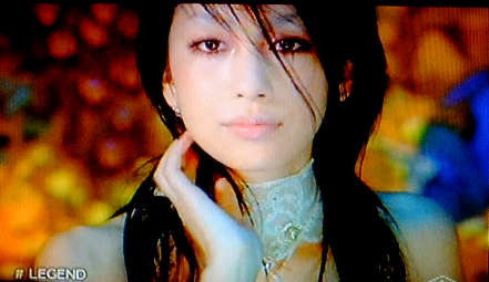 「白美嘉さんも黒美嘉さんも素敵」中島美嘉の麗しい衣装姿＆豪快アシメヘアに絶賛の声