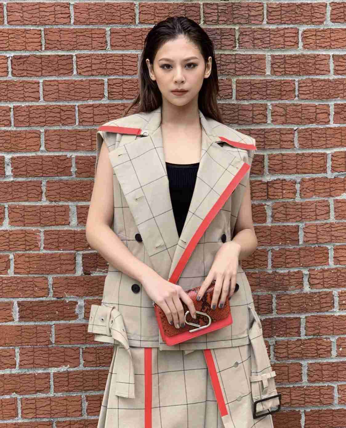 西内まりや、NYでの“大胆美ボディ&美脚”SHOTに絶賛の声「同じ人間?」「スタイルすごい!」