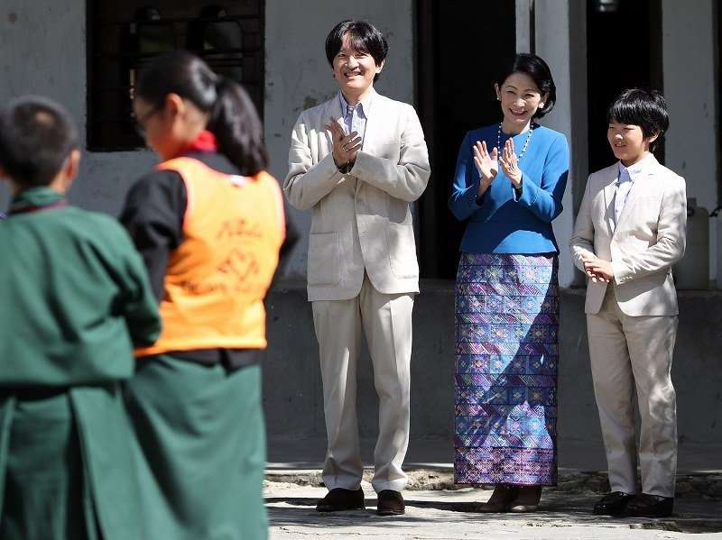 悠仁さま、ブータンに出発＝初の海外、秋篠宮さまと別便