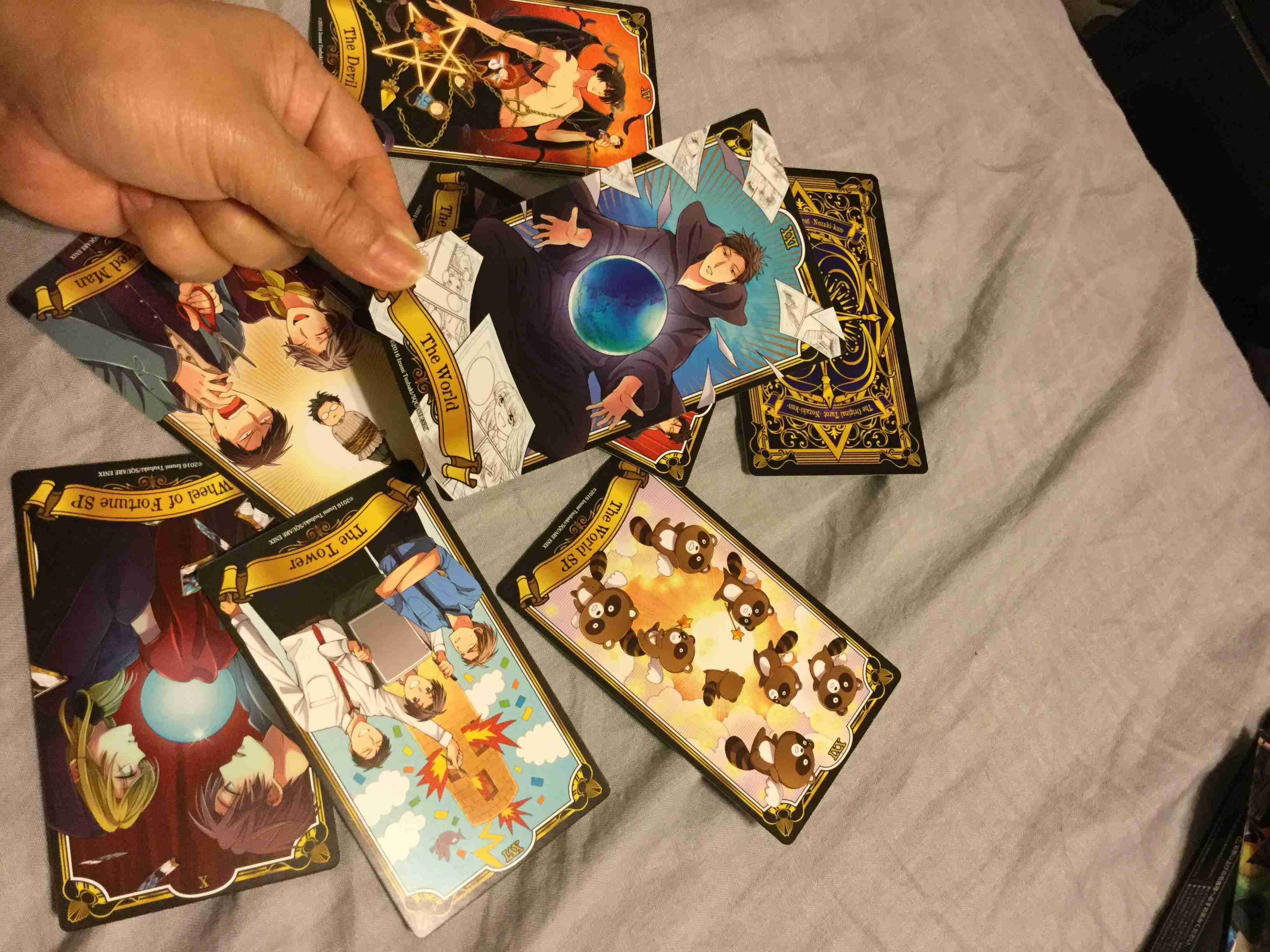 色んなタロットカードやオラクルカードが見たいです