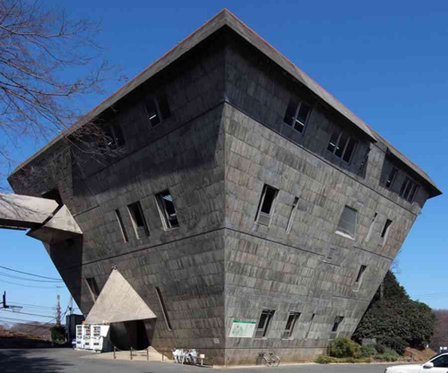珍建築に興味ある方!