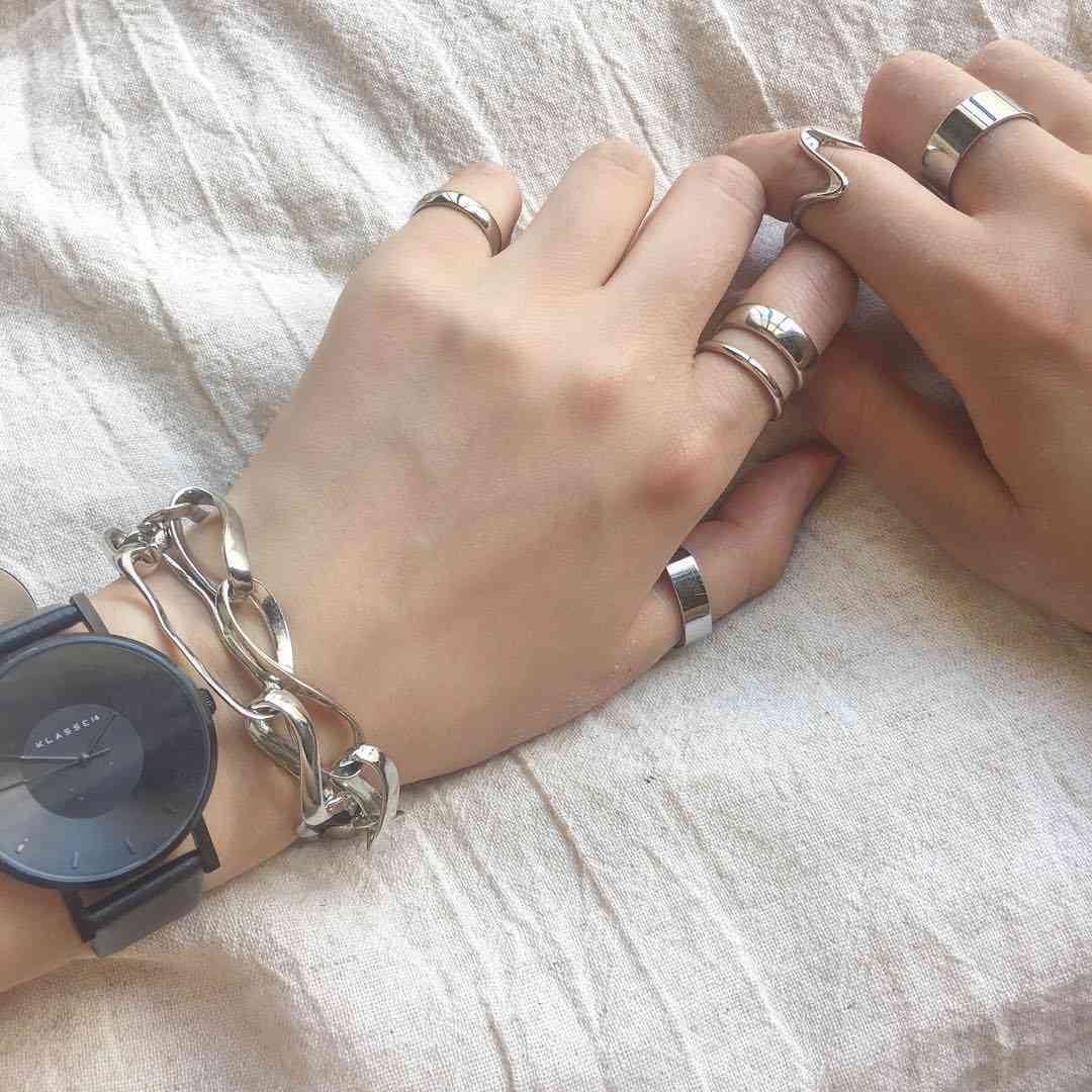 幾らぐらいの金額のアクセサリー付けてますか