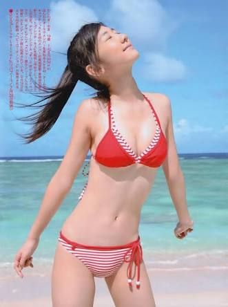 柏木由紀、スタイル抜群な