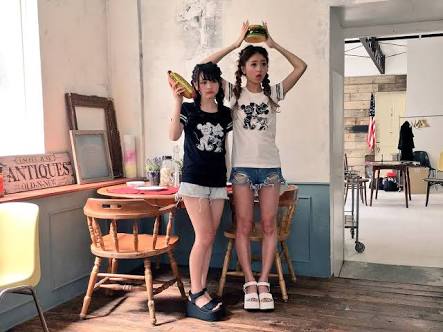 みちょぱ、デコルテ&美脚際立つSEXY秋コーデ披露