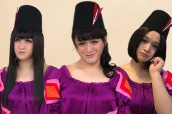真似してるこの写真、似てる?似てない?