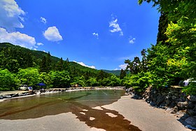 男性ボランティアが滑落か＝不明女児の捜索中－山梨・道志村