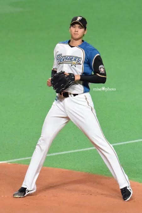 GENKING、圧巻の美脚写真に驚き　「何頭身？」「スーパーモデル」