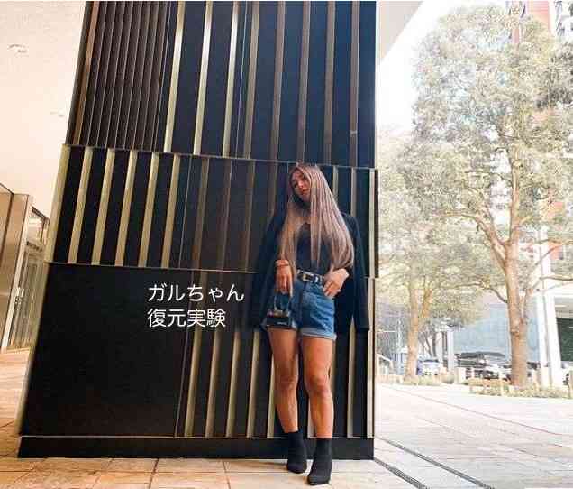GENKING、圧巻の美脚写真に驚き　「何頭身？」「スーパーモデル」
