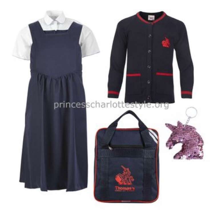 シャーロット王女、兄ジョージ王子と一緒に小学校に初登校！