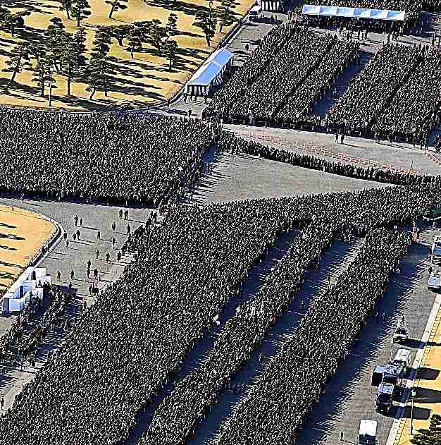 大丸心斎橋店の本館オープンに5000人が行列　ポケモンが人気