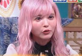 益若つばさ、ギャルメイク完全再現で渋谷降臨　“おっぱいケーキ”に興味津々