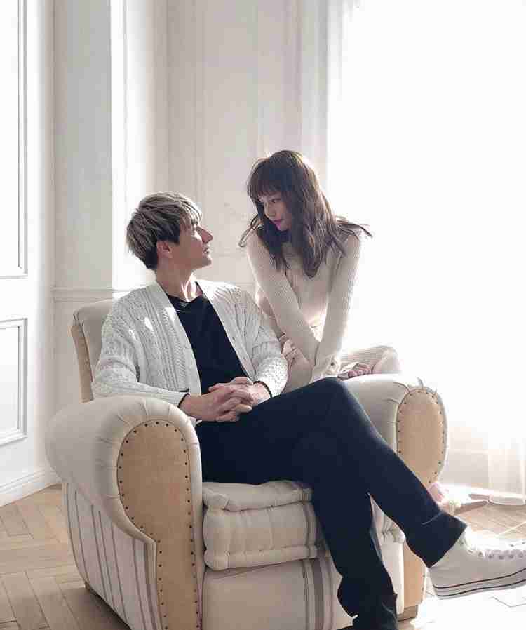 JOY、わたなべ麻衣とのイタリア新婚旅行写真を公開　真実の口から手が抜けず「かわいいバカップル」など反響