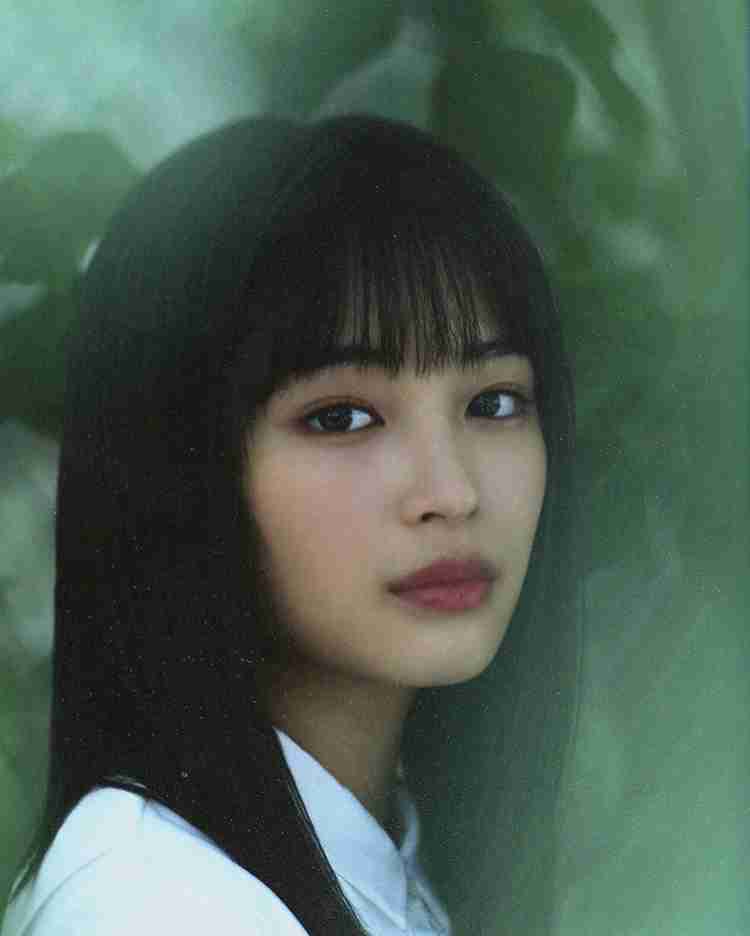 広瀬すず2020年カレンダー、愛らしくて艶っぽい先行カットが公開