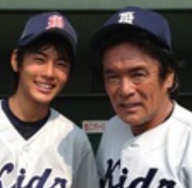 藤岡弘、が15歳長男をTV初公開「イケメンすぎ」「美形すぎ」と反響