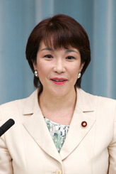 女性の総理が誕生したら日本はどう変わると思いますか？