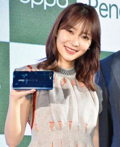 指原莉乃、ジャンヌ・ダルク風衣装でCM撮影「グループでやってきたことを意識しました」