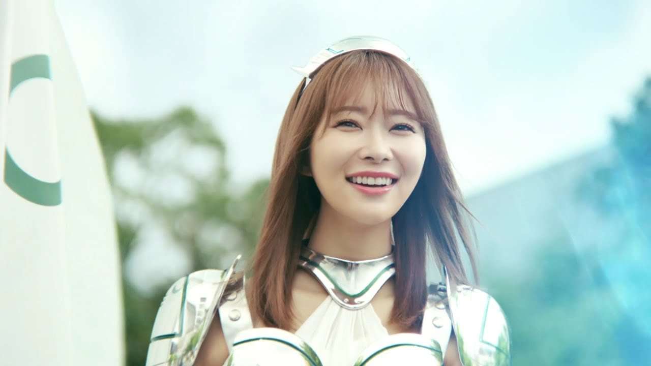 指原莉乃、ジャンヌ・ダルク風衣装でCM撮影「グループでやってきたことを意識しました」