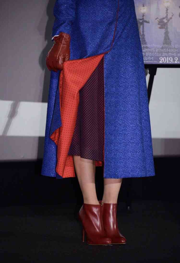 浅田真央、胸元&背中大胆ドレスで登場 高橋一生が感動「おきれい」【ベストフォーマリスト授賞式】