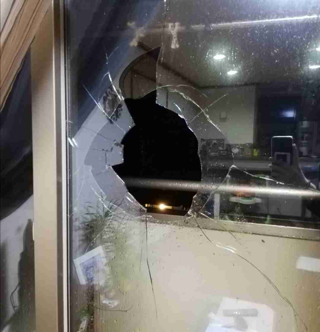 台風19号で”養生テープ”売り切れ相次ぐ メーカー「注文が急増しています」