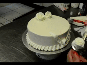 台風をきっかけに男子高校生の弟が作ったケーキが美しすぎた「将来有望なスイーツ研究家」「動機も素晴らしい」