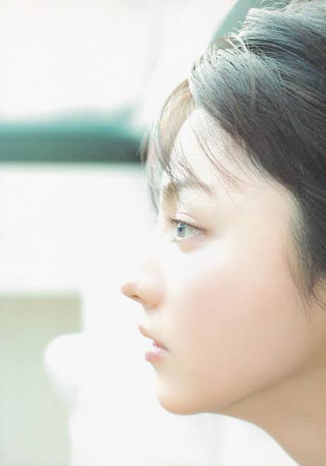 横顔、斜めからの顔がキレイだなと思う画像をお願いします!