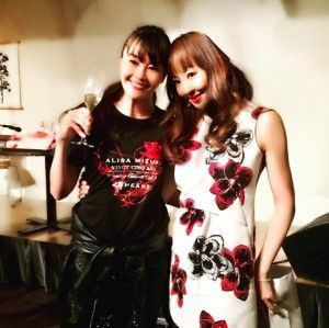 神田うの、結婚記念日ランチではしゃぐ姿に「うのさん～、空気読んで」の声
