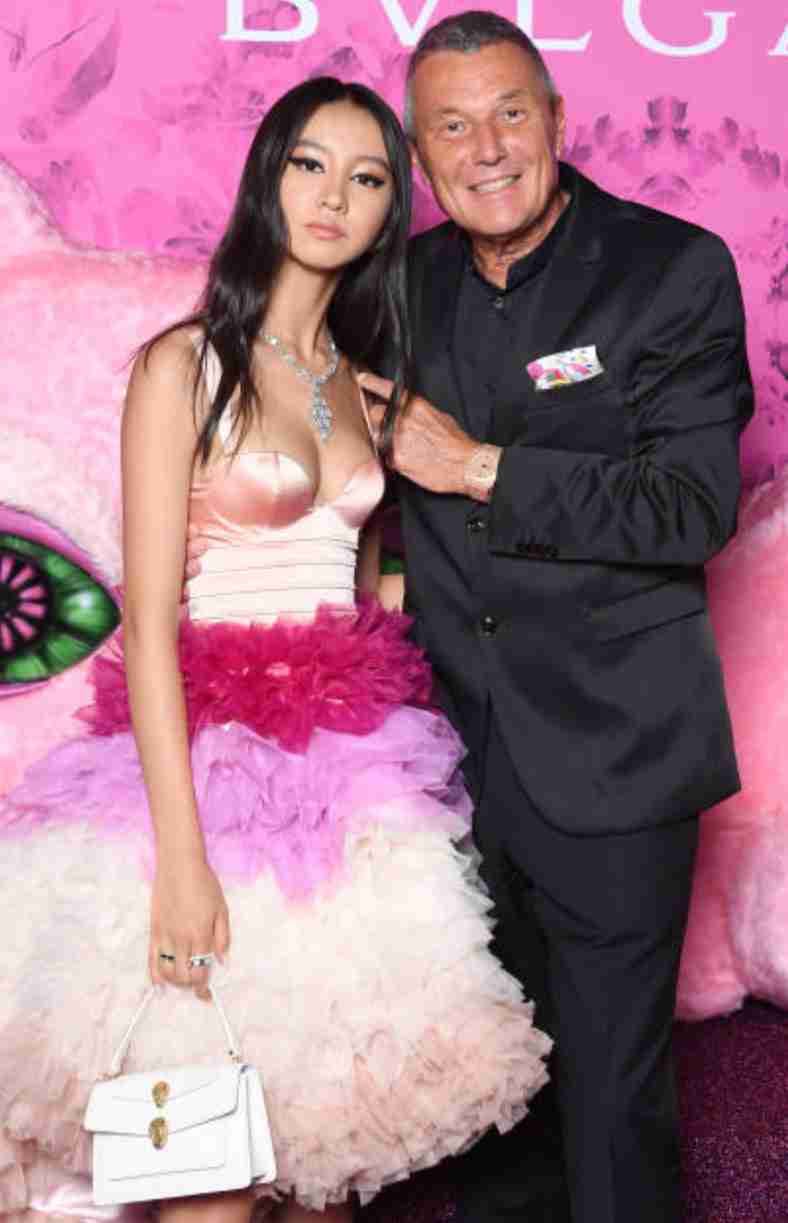 Koki,ミラノコレクションデビュー　美脚際立つ堂々ランウェイ