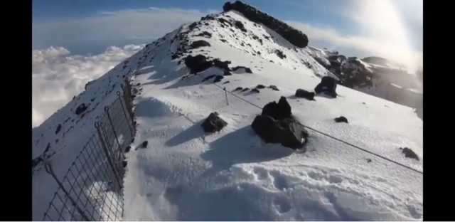 いまだ行方不明　富士山登山を生放送していたニコ生配信者が滑落か　軽装で登山初心者だと推定