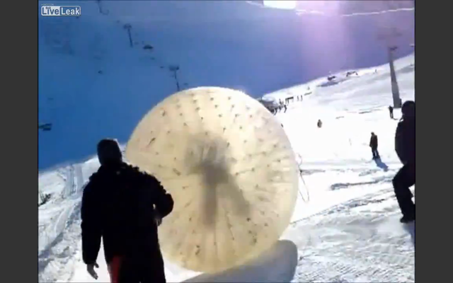 いまだ行方不明　富士山登山を生放送していたニコ生配信者が滑落か　軽装で登山初心者だと推定