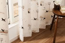 季節でカーテン変えますか？