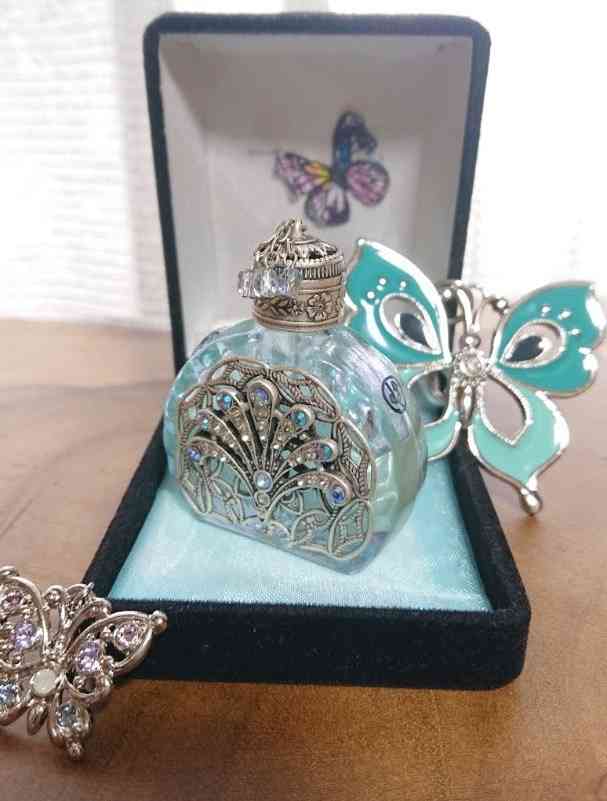 素敵な香水の瓶が見たい