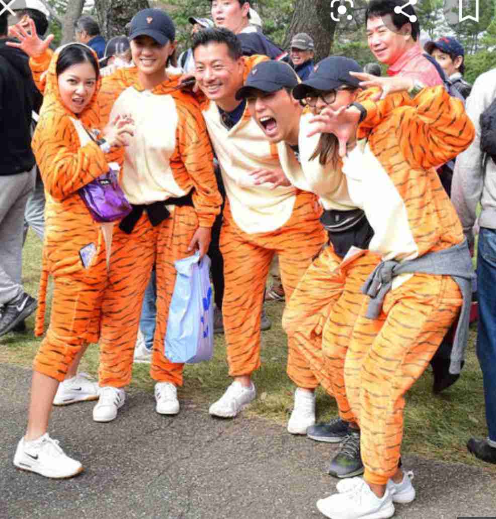 スポーツの応援に来てる観客のコスプレや被り物が見たい!