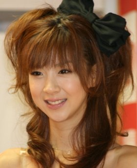 鈴木奈々、ほしのあきと2ショット公開「顔小さい」「綺麗ですね」など反響