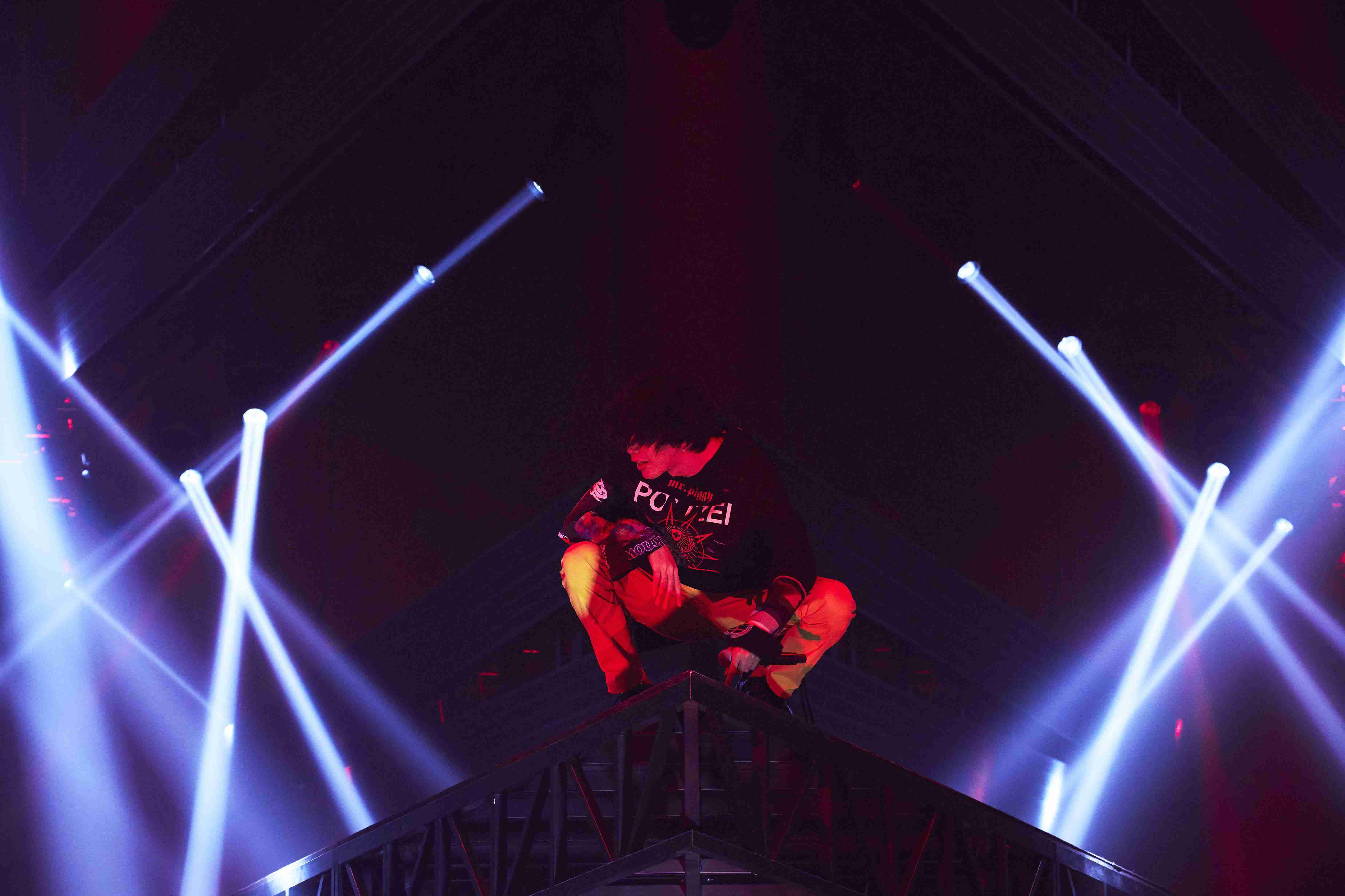 米津玄師「馬と鹿」8週連続1位　19年デジタルシングル総売上1位、2位独占