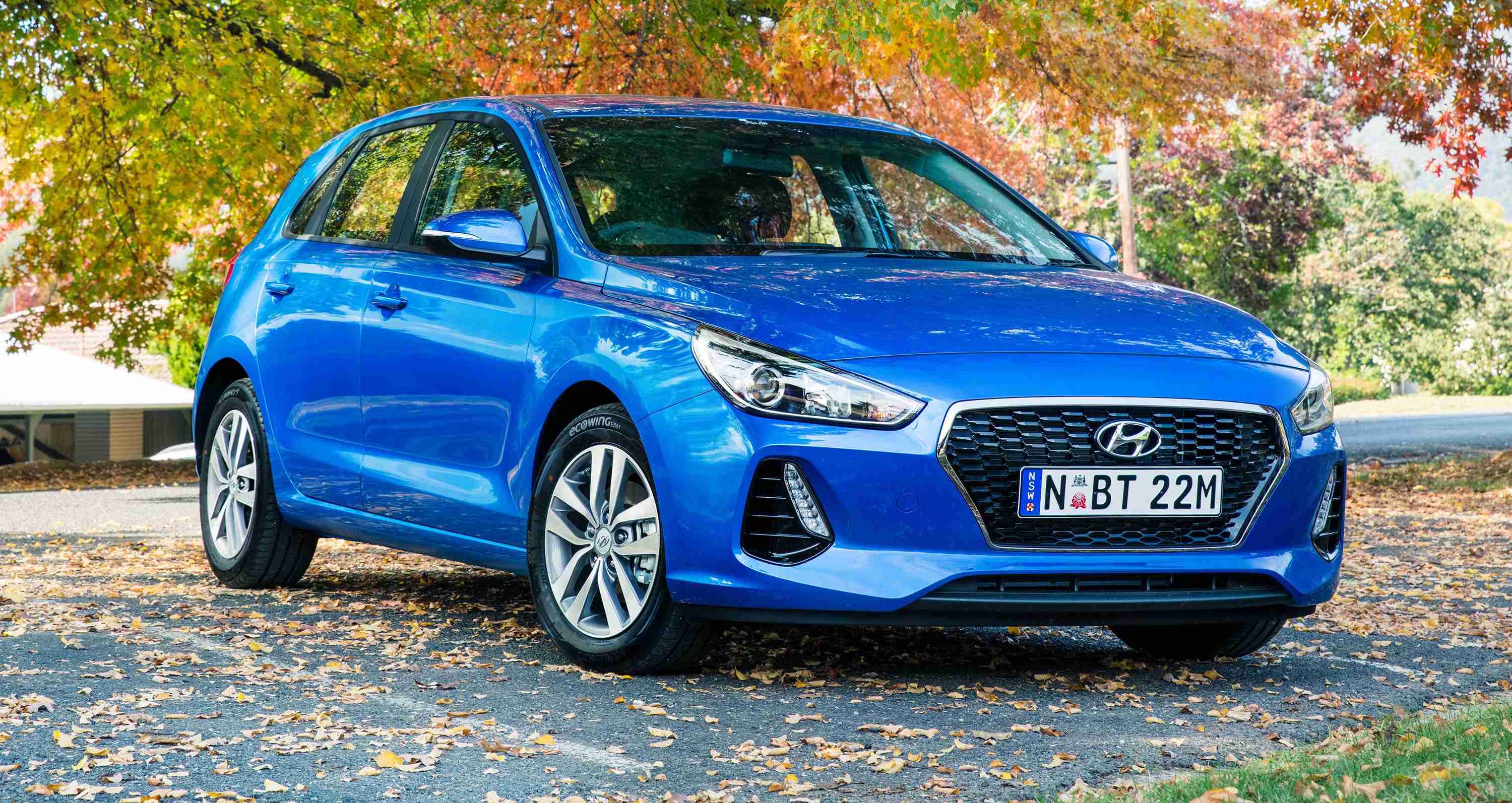 トヨタ「ヴィッツ」が「ヤリス」に改名! 新型の進化したポイントを動画でチェック!