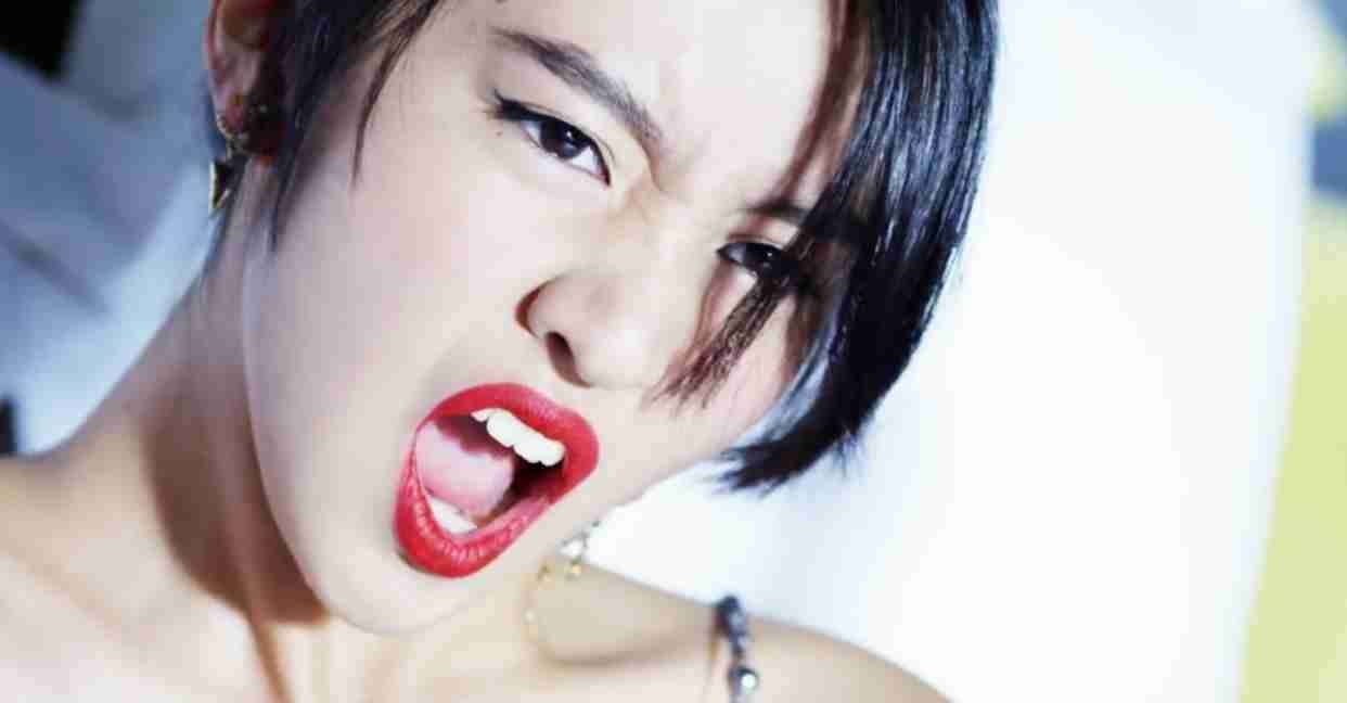 布施明の「君は薔薇より美しい」の「変わったーッ」の顔を貼るトピ